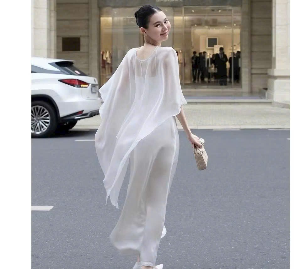 Đầm lụa kèm voan