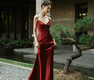 đầm lụa đỏ 2 dây