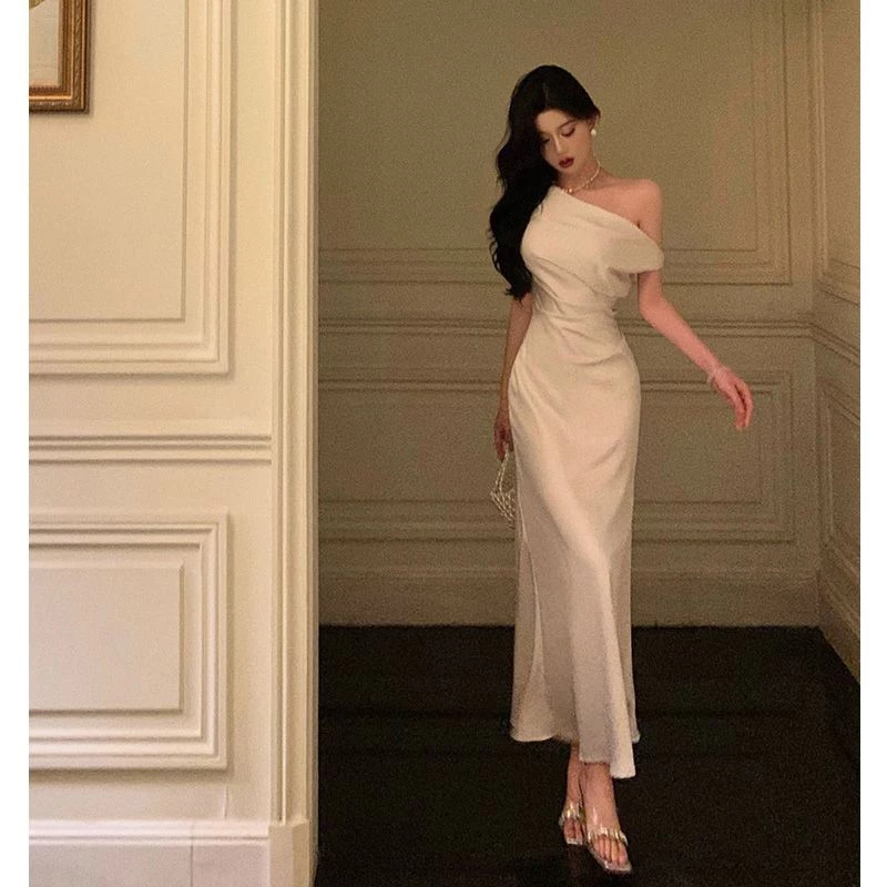 Váy lụa ôm bodycon một màu quyến rũ